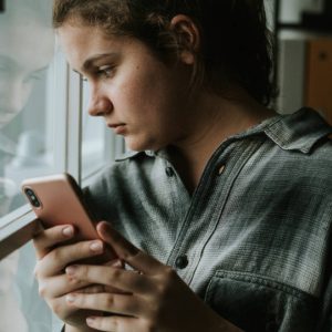 TALLER PARA FAMILIAS: ESTRATEGIAS PARA CUANDO MI HIJO SALGA POR LA RED