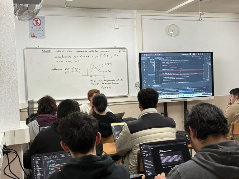 ¿Sabías que nuestra aula de DAW2 se ha transformado por completo?